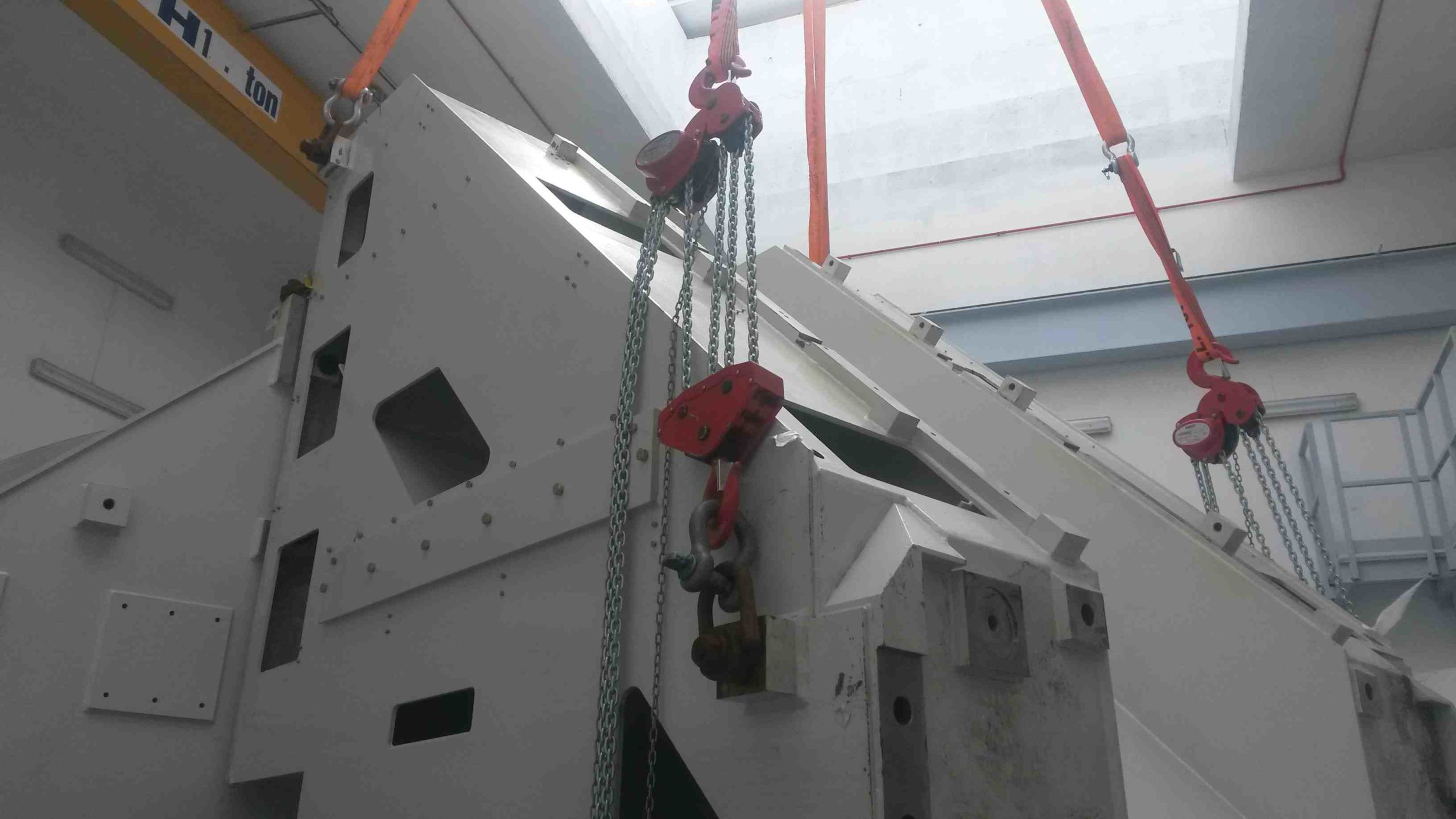 Монтаж медицинского оборудования для Центра протонной терапии в Санкт-Петербурге