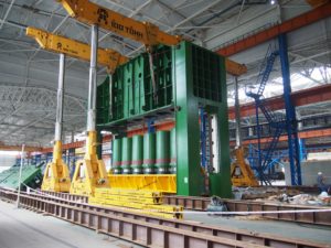 Монтаж пресса для пошаговой гибки SKEM с усилием 12000 тонн в 2017 году