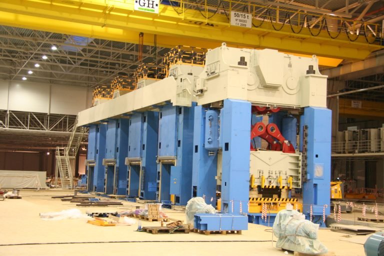 Монтаж основного оборудования: особенности и этапы | 100 Тонн Монтаж