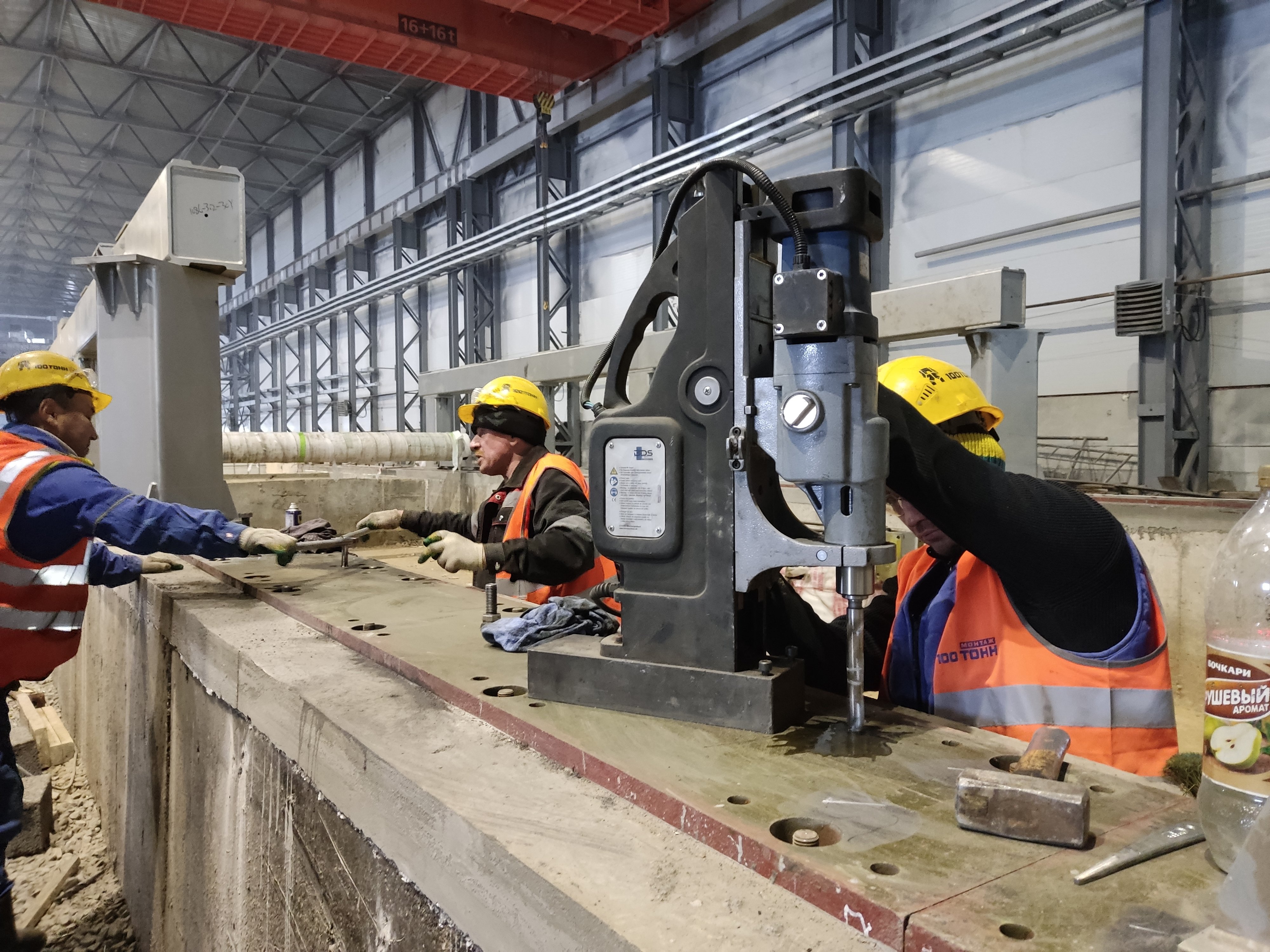 Монтаж картоноделательной машины | 100 Тонн Монтаж