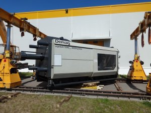 Поворотный стол в работе при перемещении оборудования