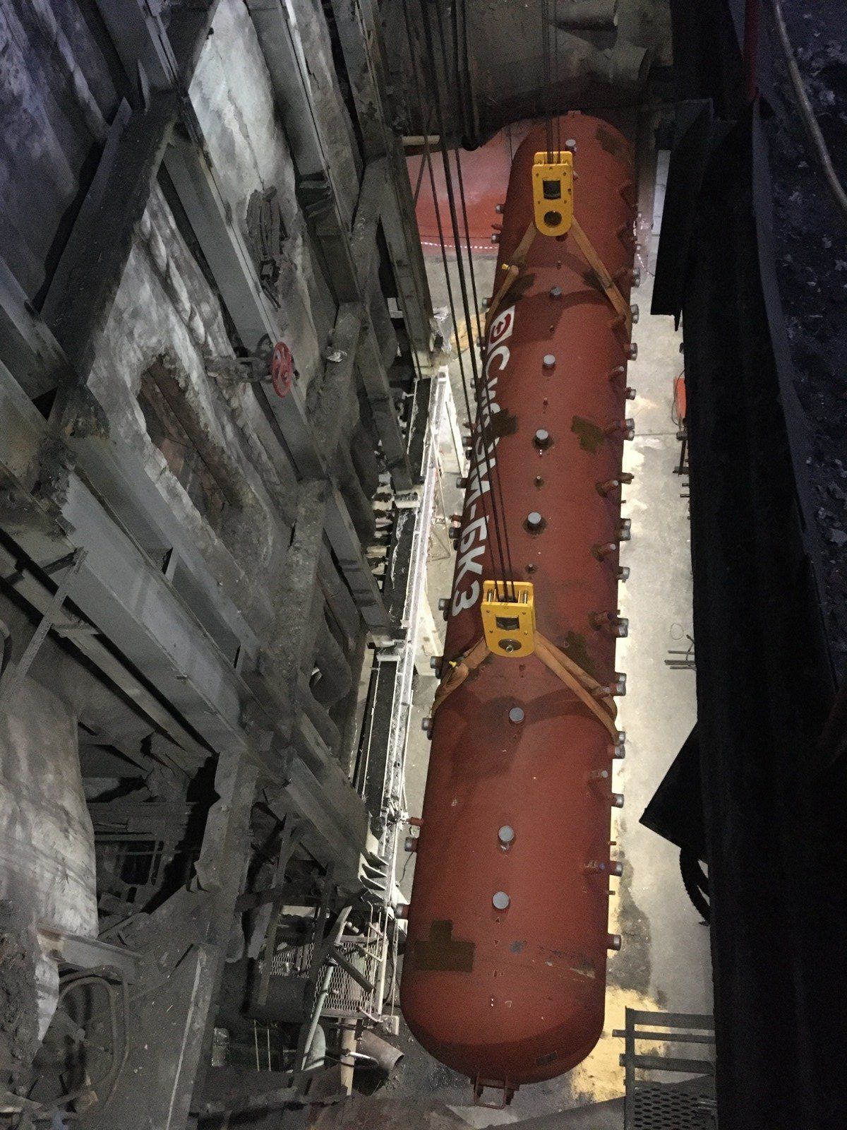 Такелажные работы на электростанции с использованием тросовых домкратов Такелажные работы на электростанции с использованием тросовых домкратов