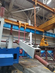 Установка крупногабаритных прессов на автозаводе в Новомосковске