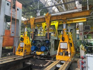 Установка крупногабаритных прессов на автозаводе в Новомосковске