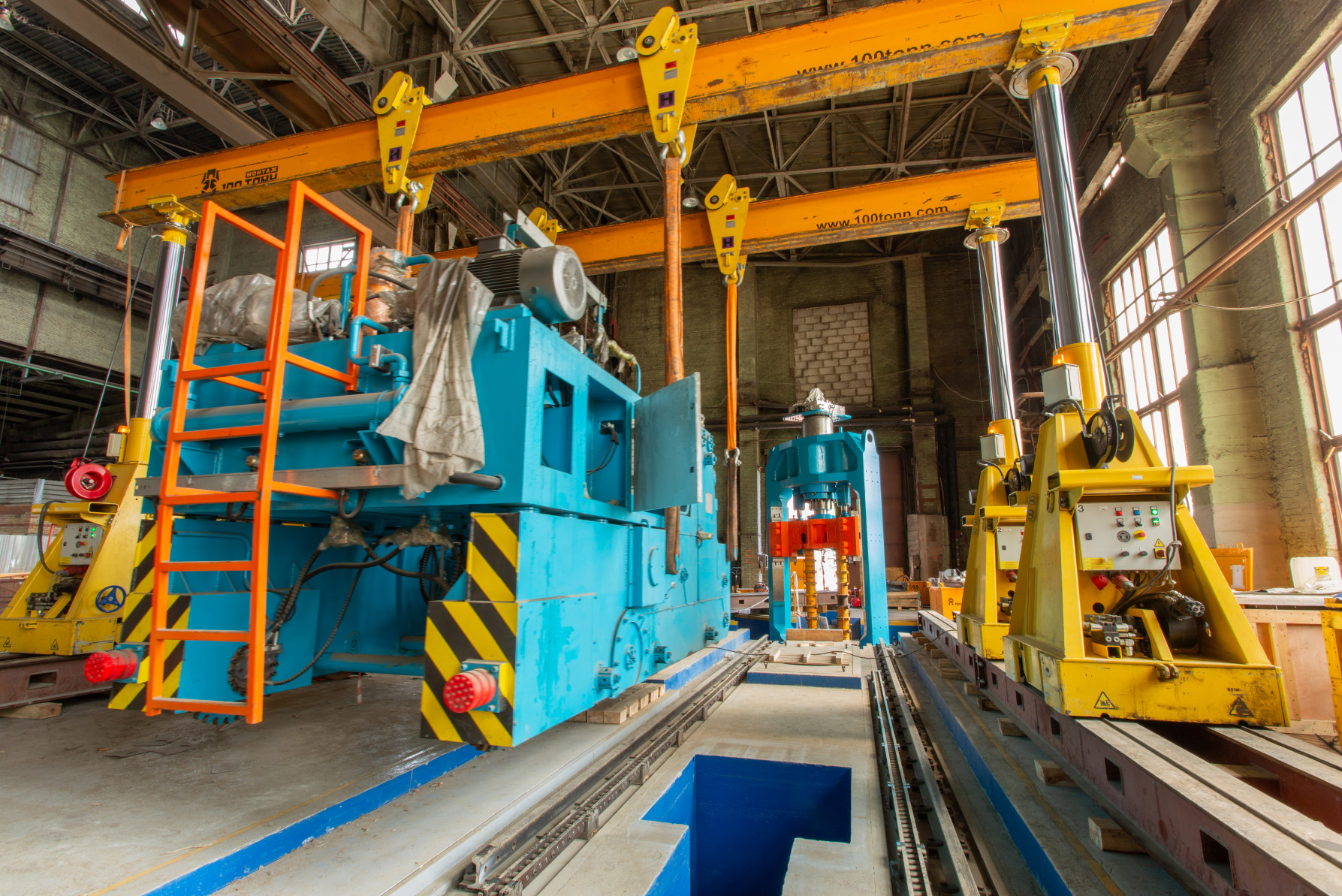 Установка и монтаж прессового оборудования в Свердловской области