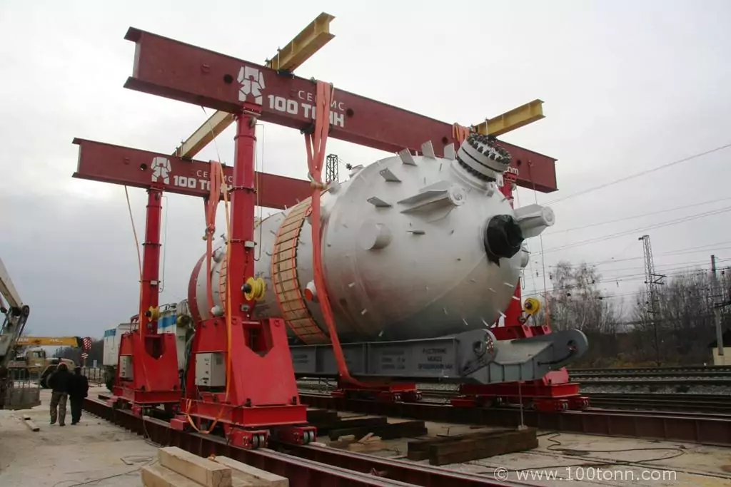 Разгрузка и перемещение реактора для ОАО “Щекиноазот”