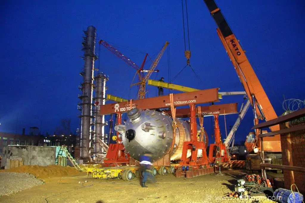 Разгрузка и перемещение реактора для ОАО “Щекиноазот”