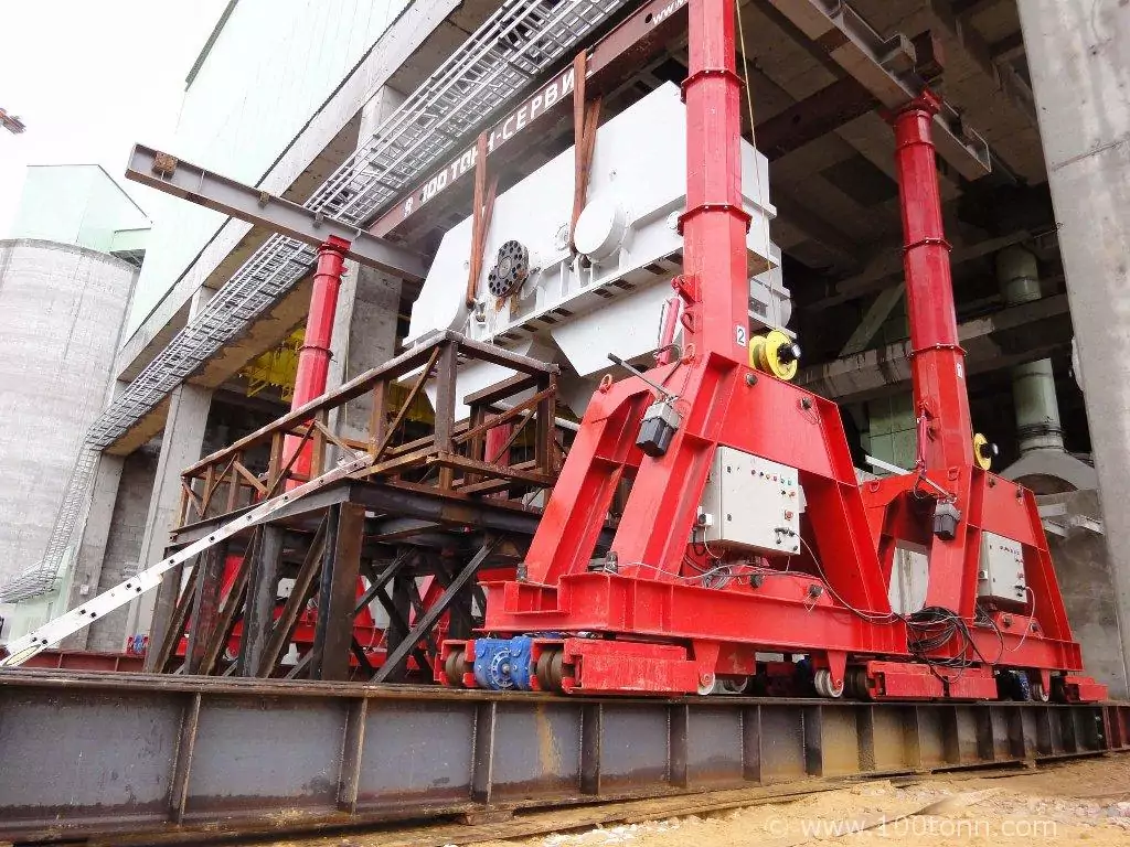 Монтаж редукторов на Новогуровском цементном заводе