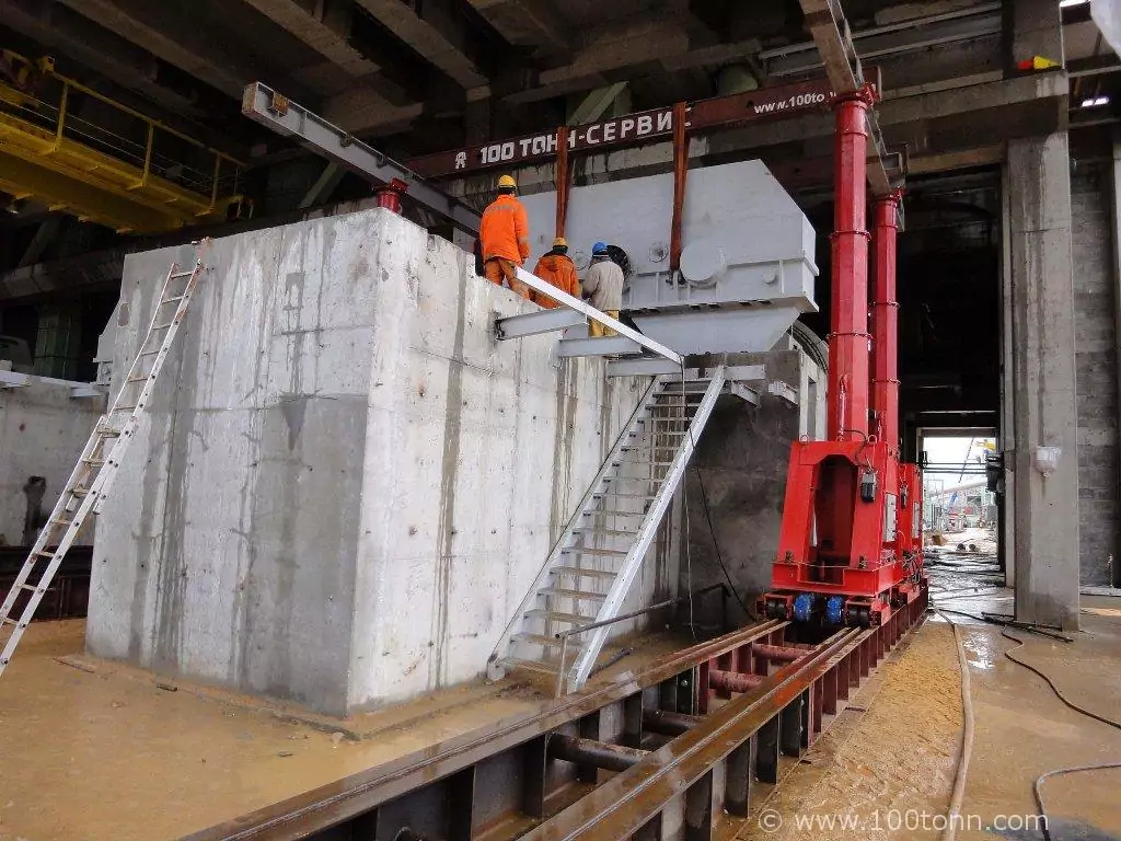 Монтаж редукторов на Новогуровском цементном заводе