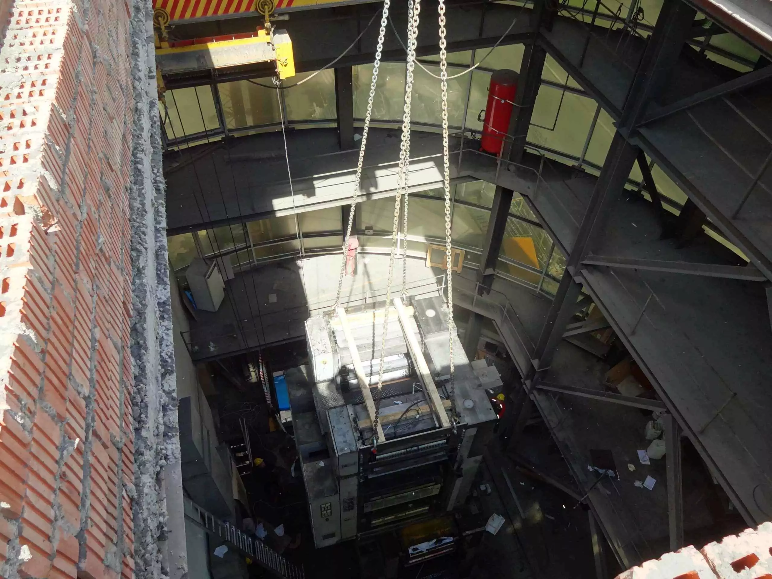 Демонтаж печатной машины MANROLAND UNISET 70 в Москве Демонтаж печатной машины MANROLAND UNISET 70 в Москве