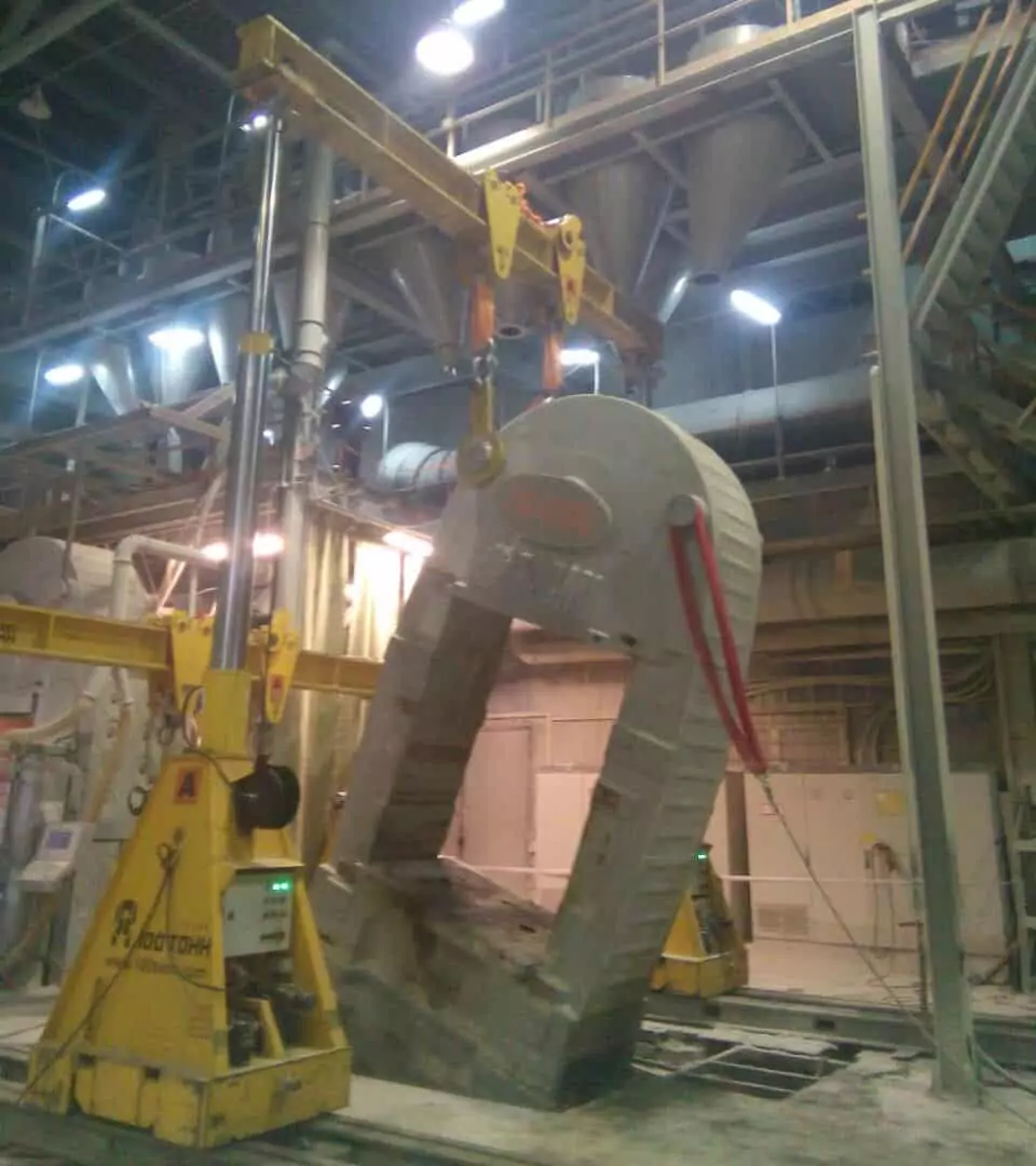 Кантование демонтированного корпуса пресса Sacmi PH4600