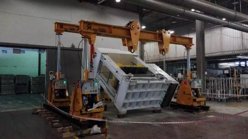 Кантование пресса MIB-Hydro&nbsp; с помощью гидравлического портала