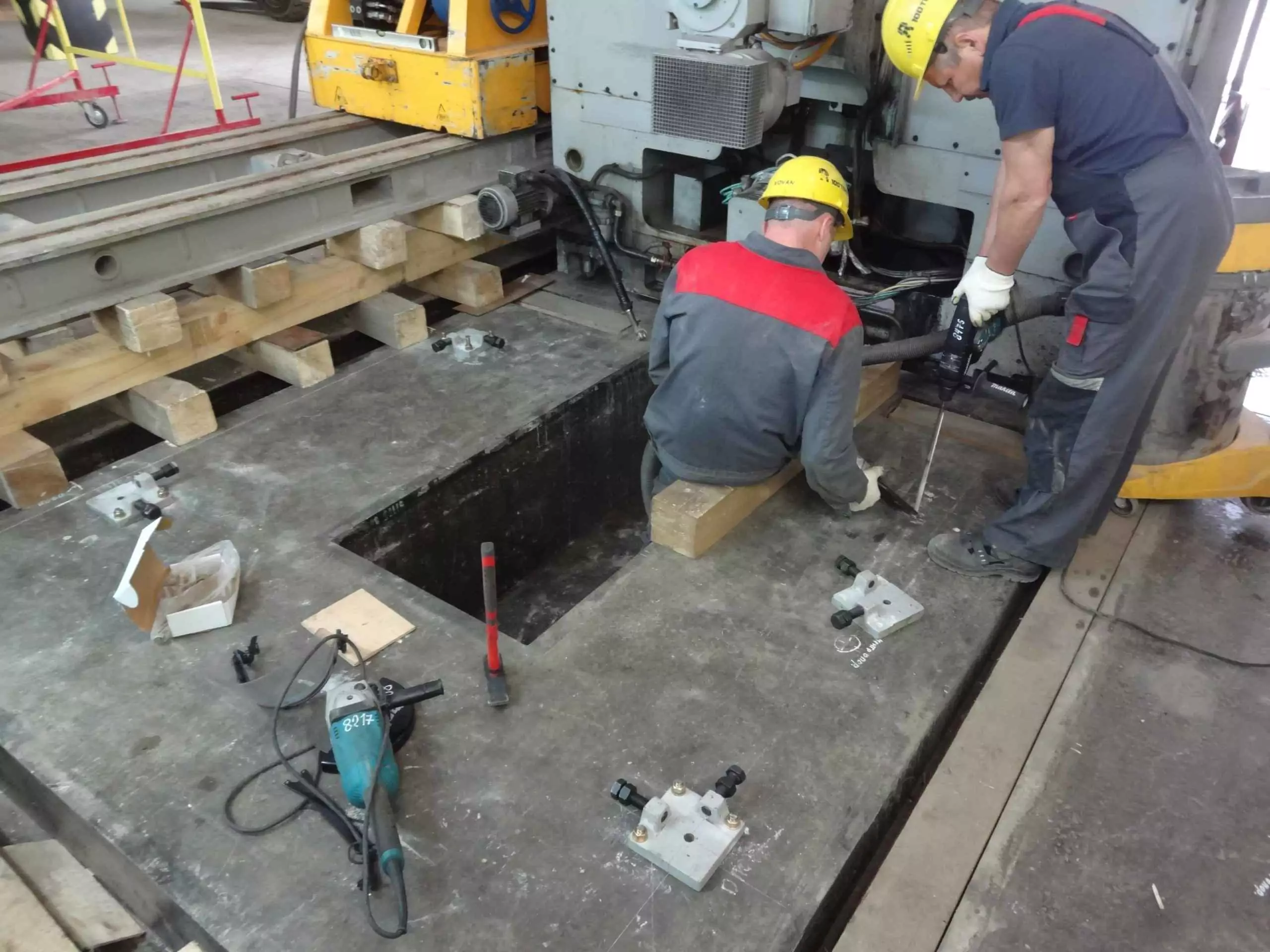 Монтаж закладных для установки печатной машины MANROLAND UNISET 70 Монтаж закладных для установки печатной машины MANROLAND UNISET 70