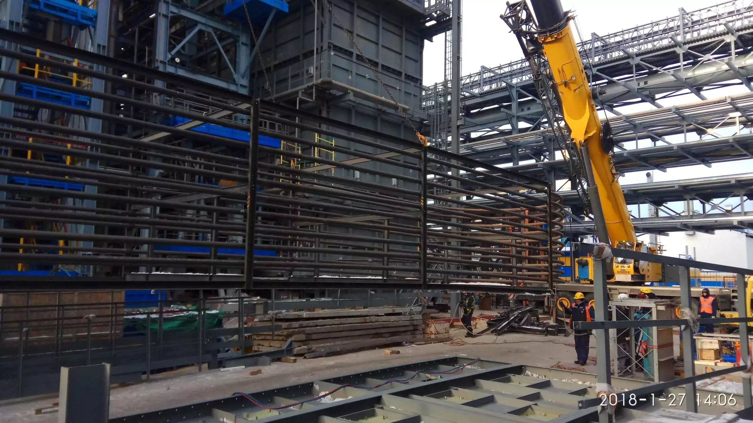 Перемещение змеевика в раму кантования