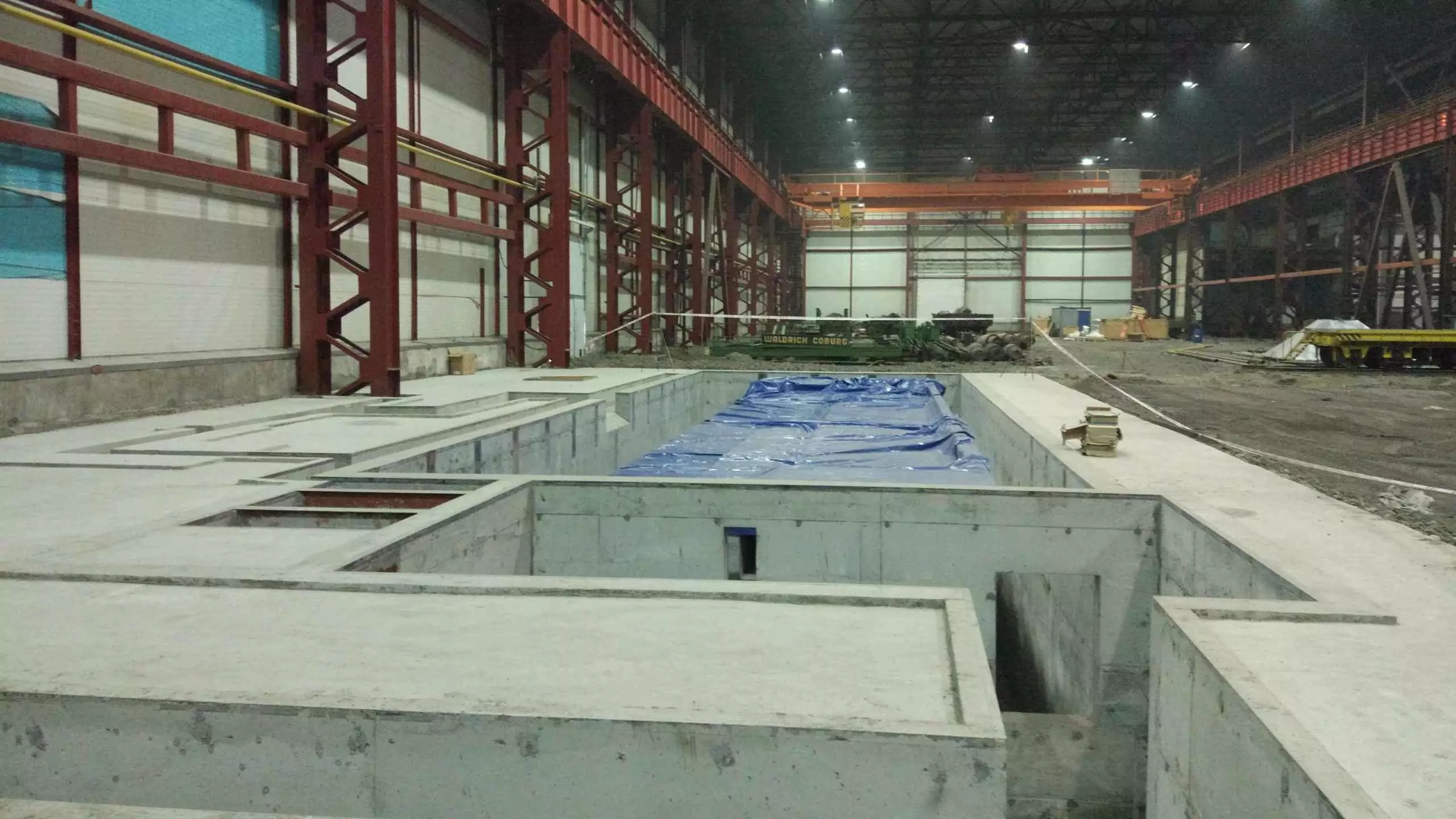 Такелаж бетонного блока фундамента станка WALDRICH SIEGEN