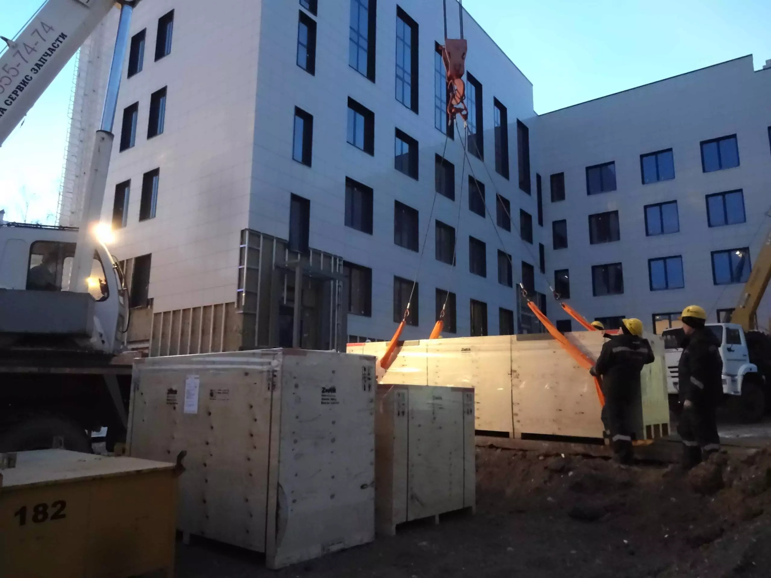 Выгрузка испытательного оборудования в г. Уфа
