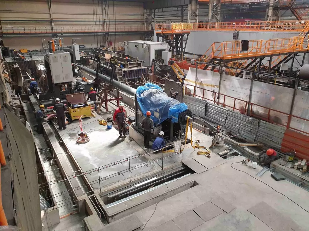 Монтаж экспандера на производстве труб большого диаметра