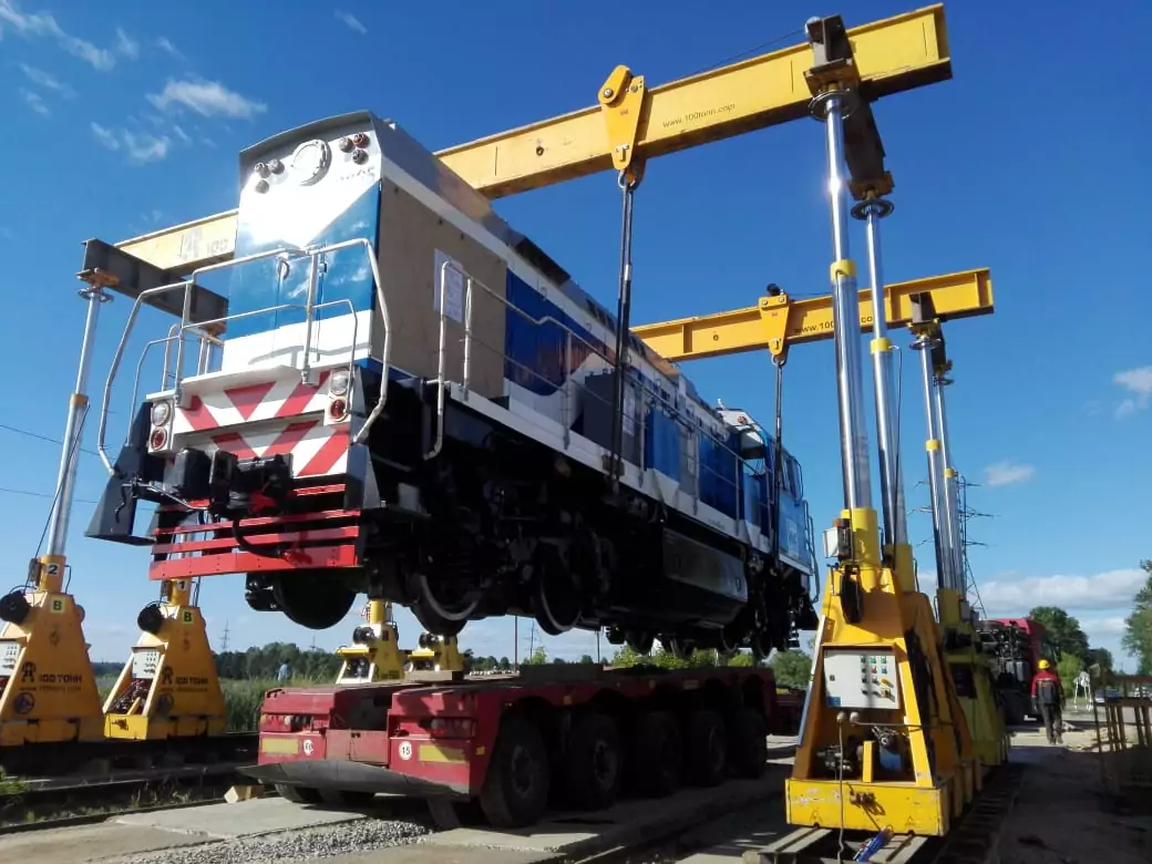 Портал перемещает груз без рывков и перекосов