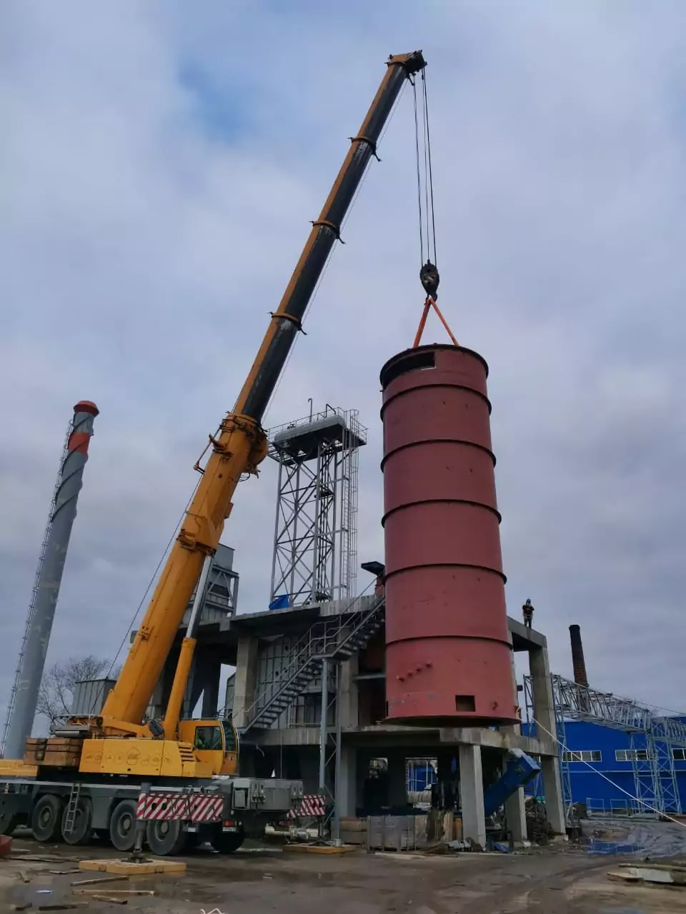 Установка колонны автокраном