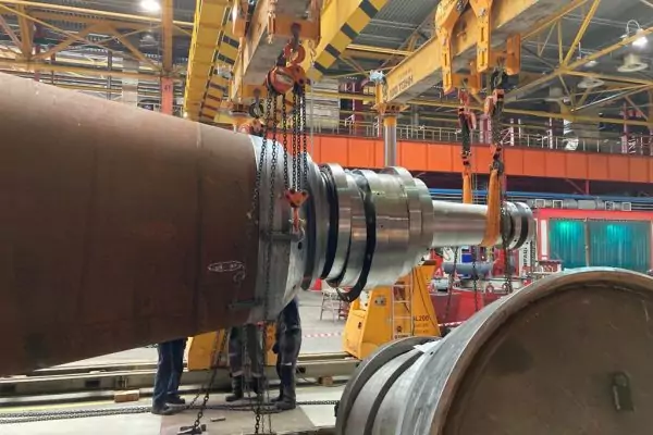 Монтаж и выверка цапфы миксера в металлургии