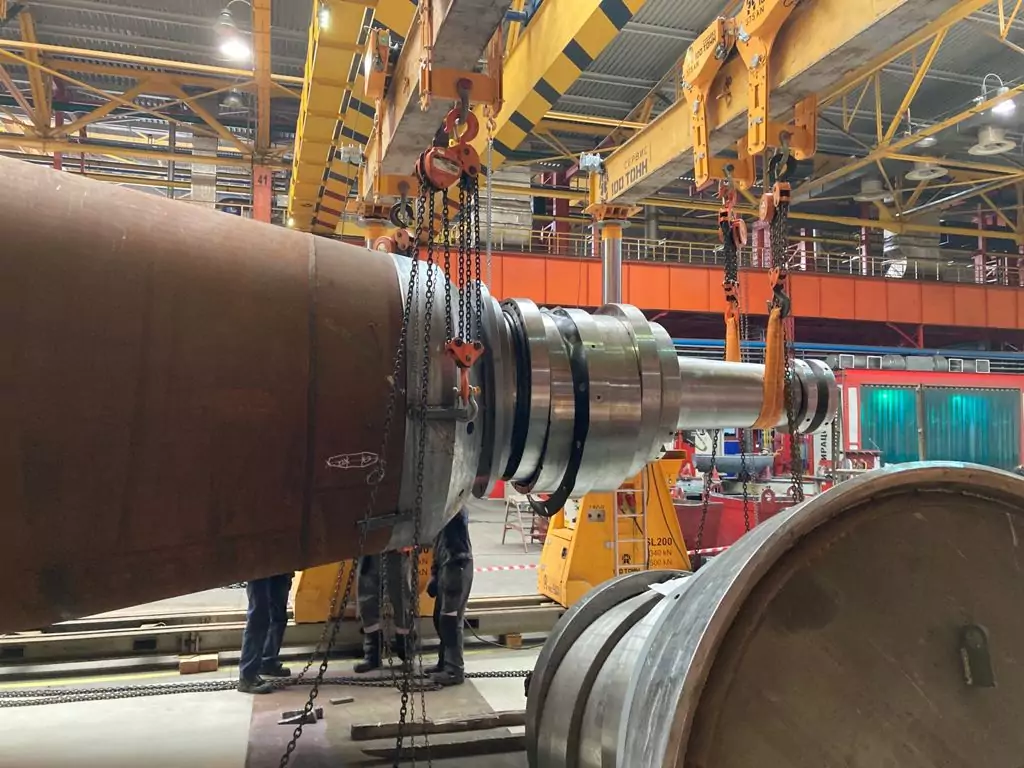 Монтаж и выверка цапфы миксера в металлургии