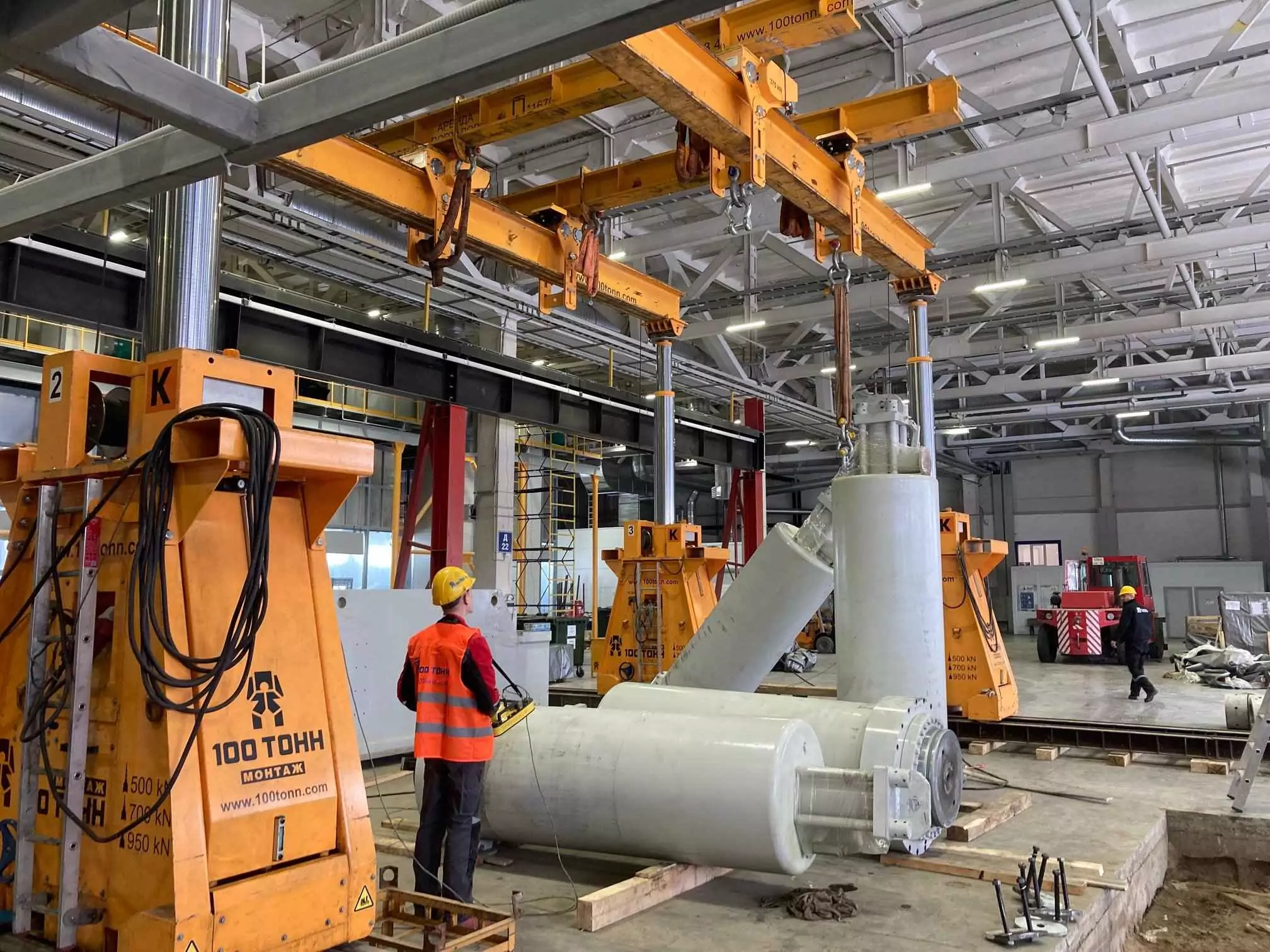 Сборка гидравлического пресса HP-KP3000 TONS в стесненных условиях