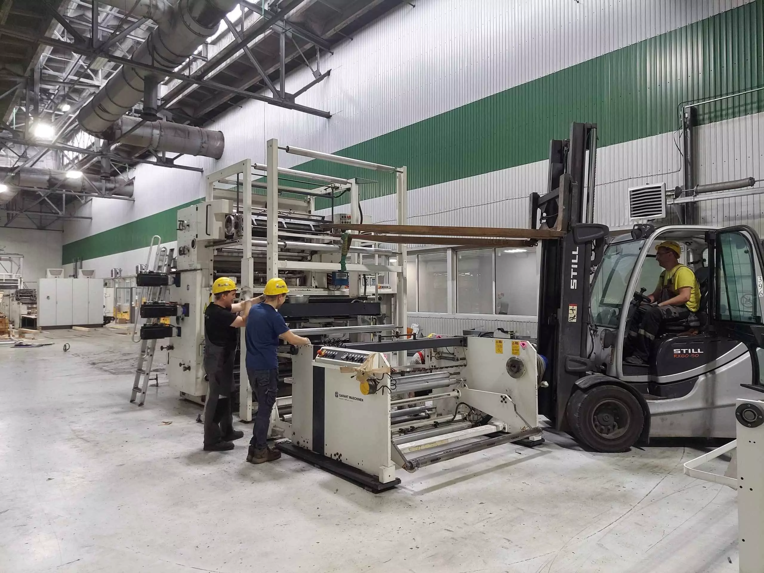 Демонтаж, перемещение и монтаж пакетной машины Triumph 5QT под ключ