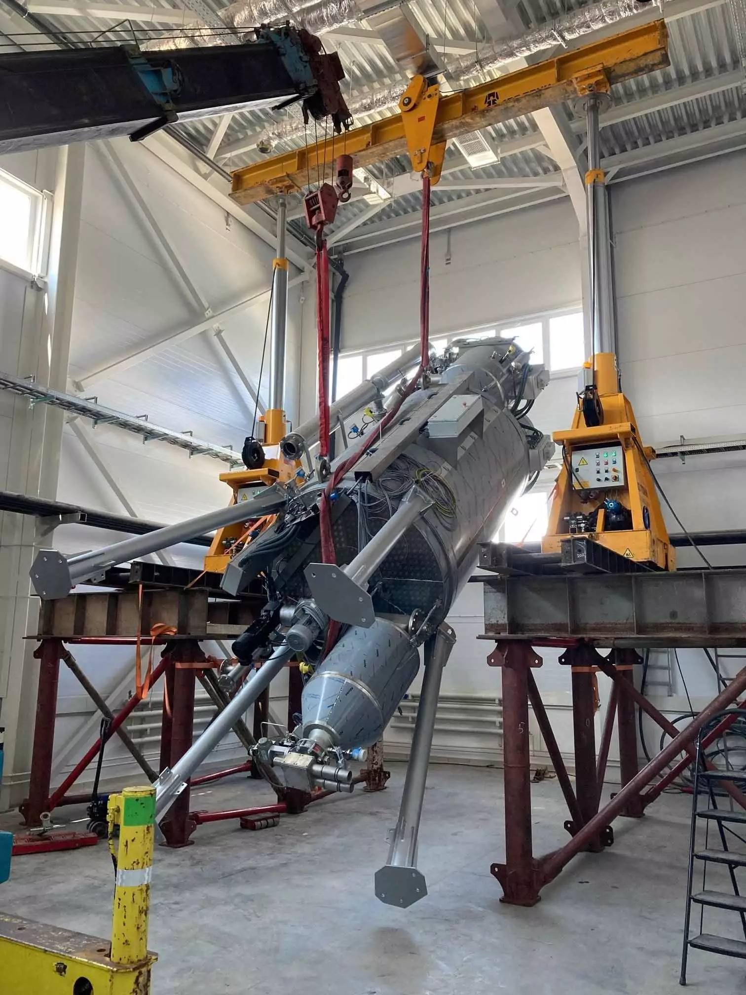 Кантование реактора в стесненных условиях