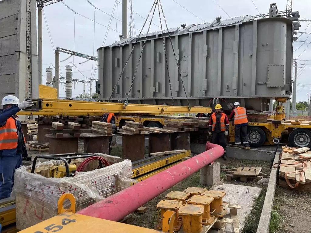 Перемещение трансформатора с помощью скиддинг-системы