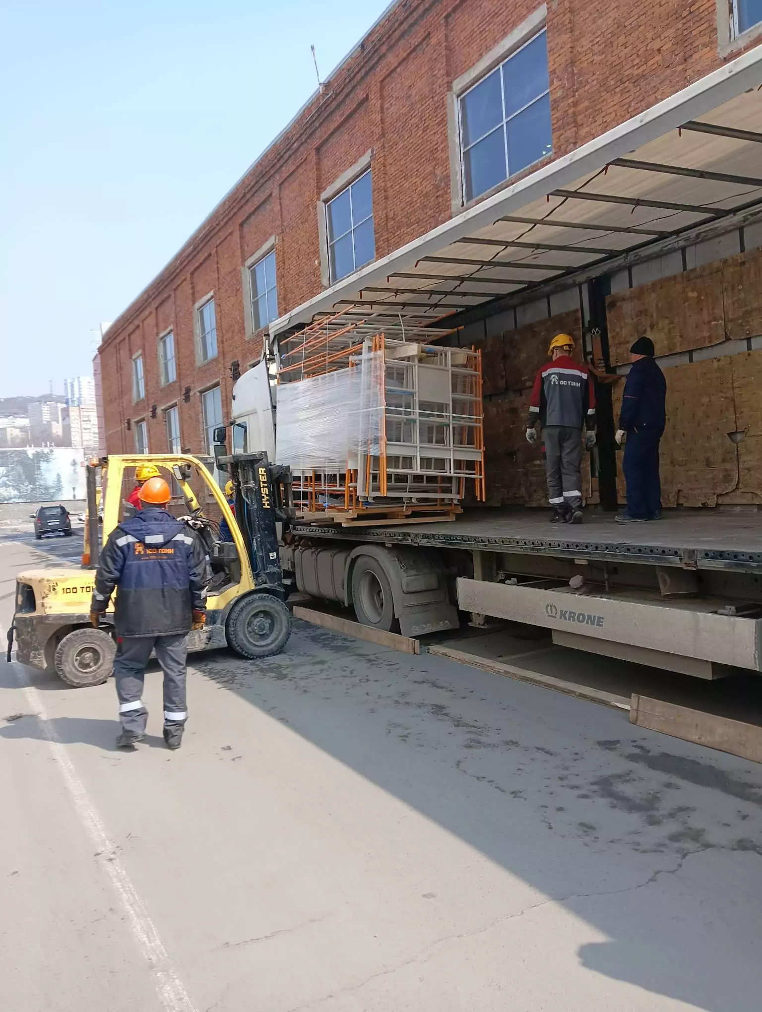 Демонтаж и транспортировка оборудования завода по выпуску двигателей