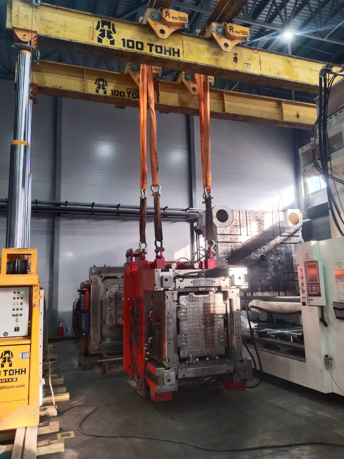 Замена пресс-форм термопластавтомата Haitian